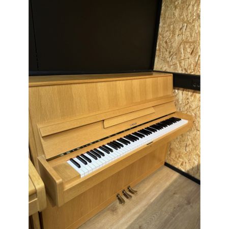 Hellas Figaro Vaalea Tammi Käytetty Piano  VT-2703